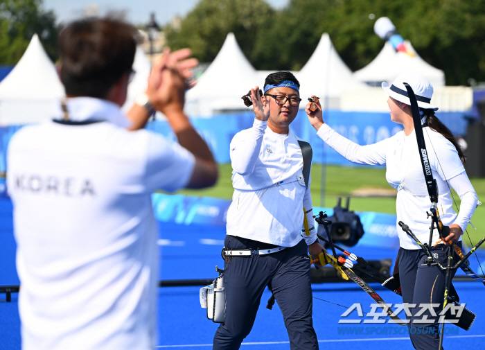 진종오-김수녕과 함께 한국인 최다 금메달 주인공이 된 김우진의 미소 "그…