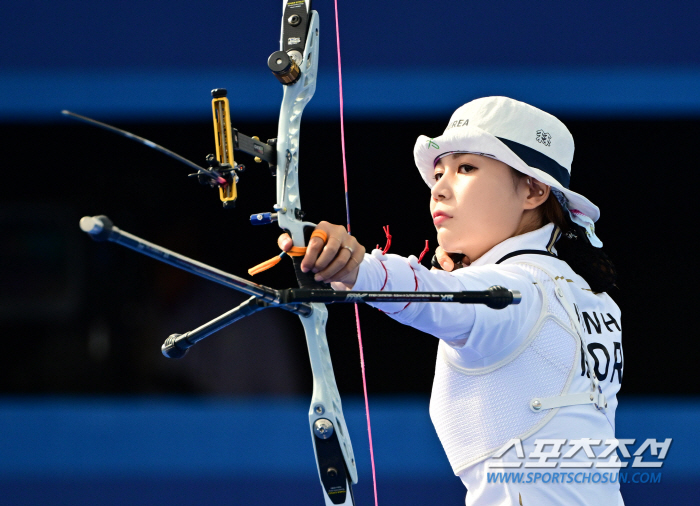 '3관왕 도전' 임시현, 멕시코에 대역전승! 전훈영과 4강 '코리안더비'…