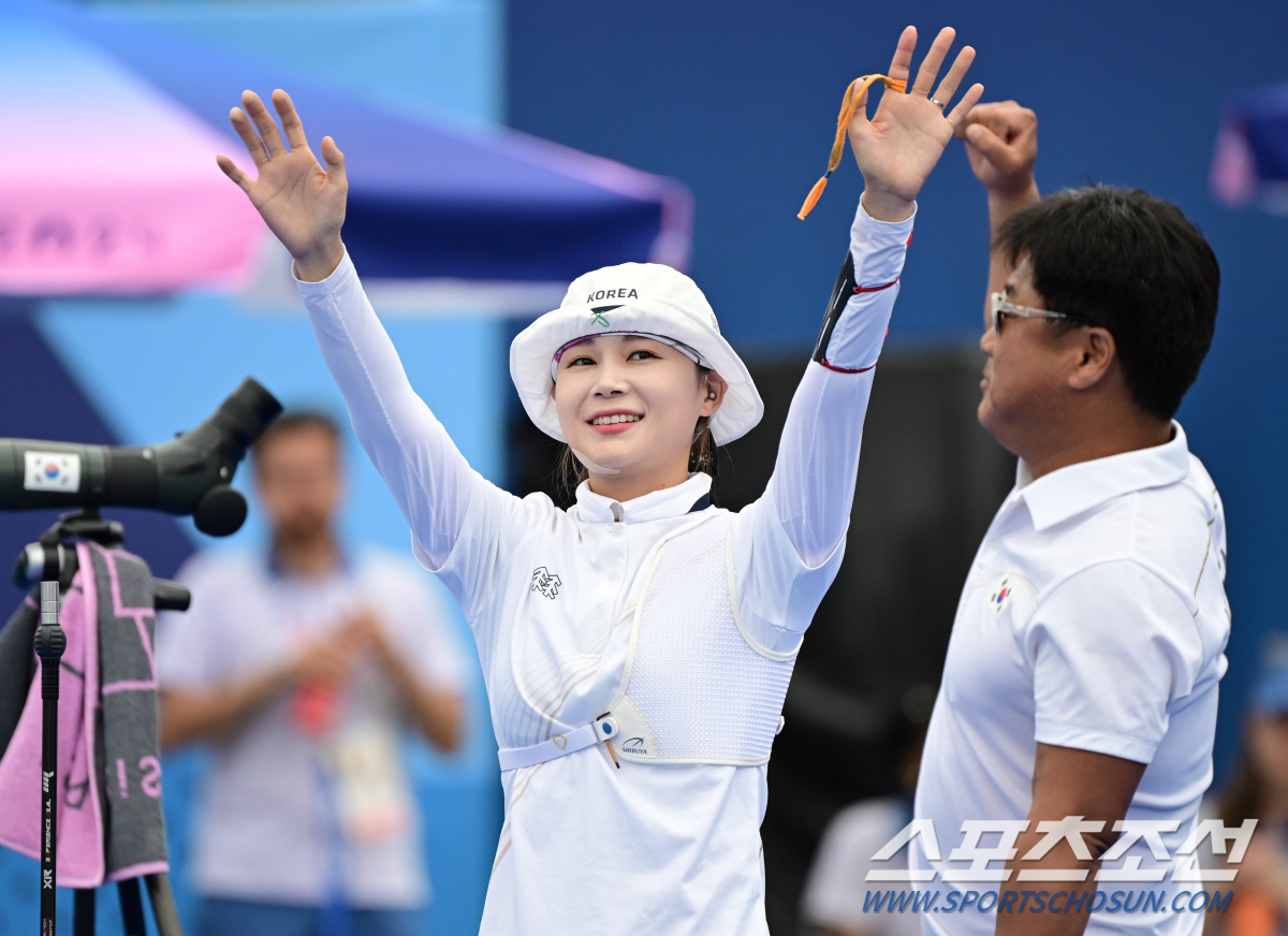 '맏언니' 전훈영, 아쉬운 동메달 실패...24년만의 금은동 싹쓸이도 아…