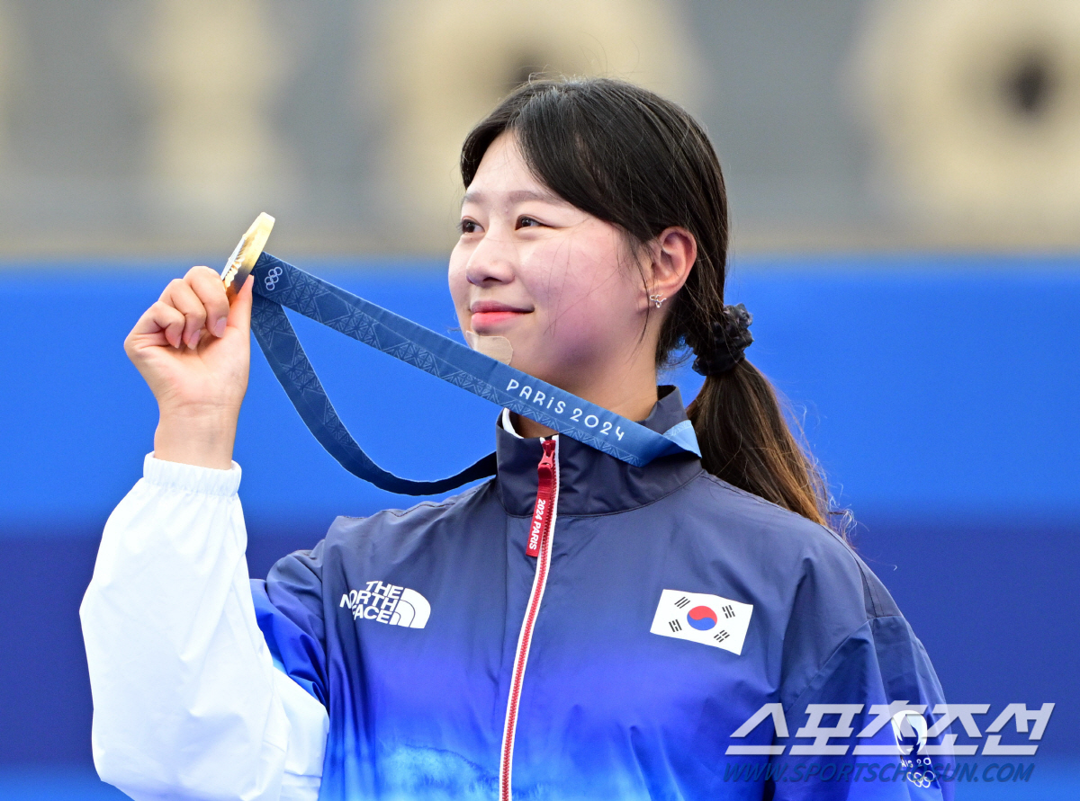 'AG 3관왕→올림픽 3관왕' 바늘구멍 통과한 임시현, 신체조건+기술+멘…