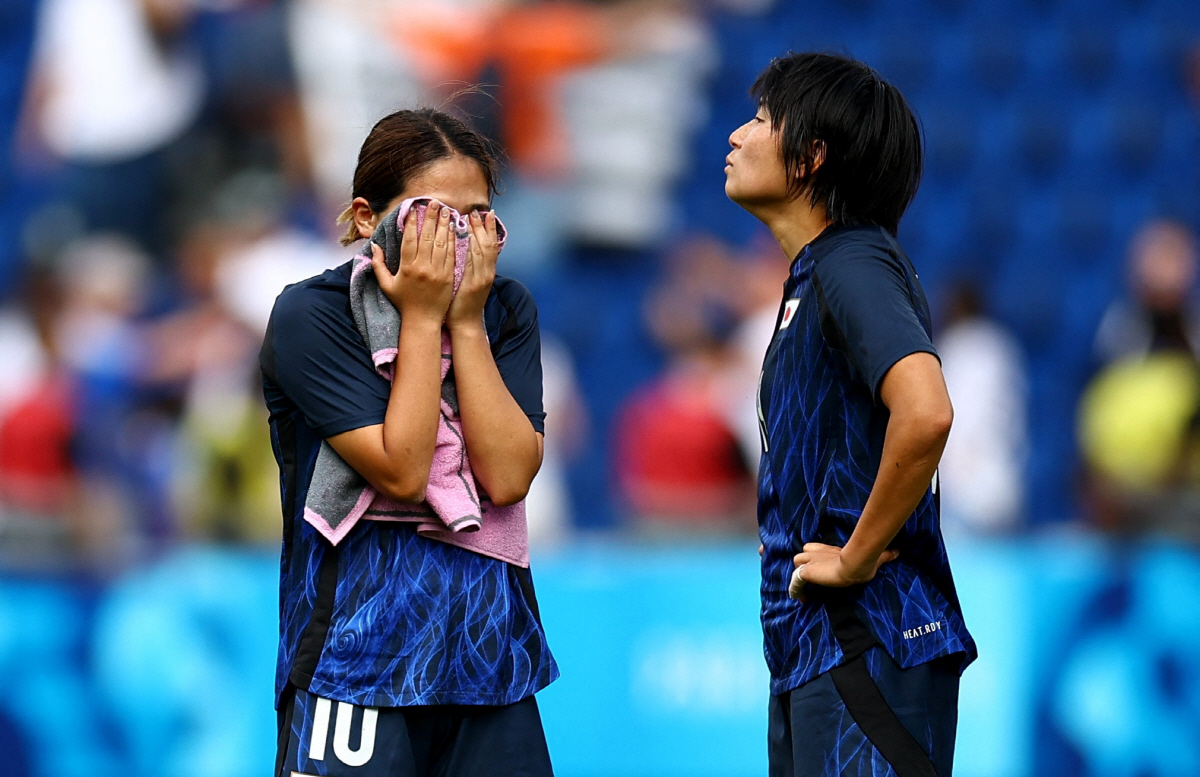 '악동' 로드먼 딸→통한의 '연장골'에 눈물, 日 축구…남자 이어 여자도…