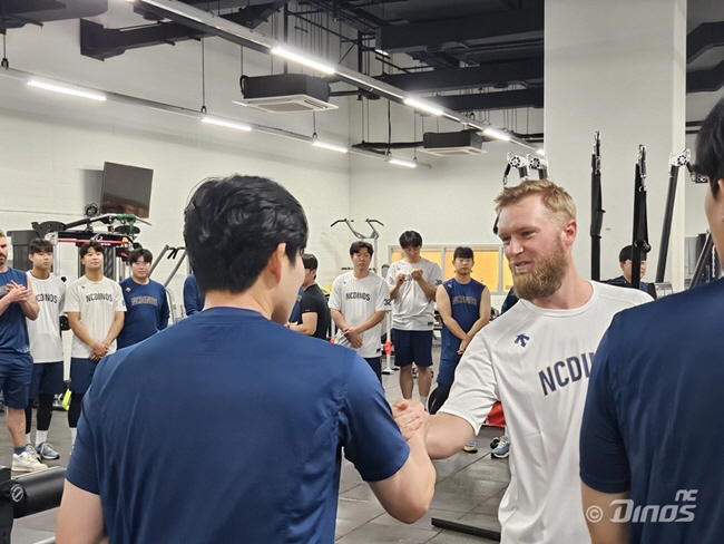'5강 승부수' 통산 56승 다승왕 드디어 합류! 간절히 기다린 구세주 …