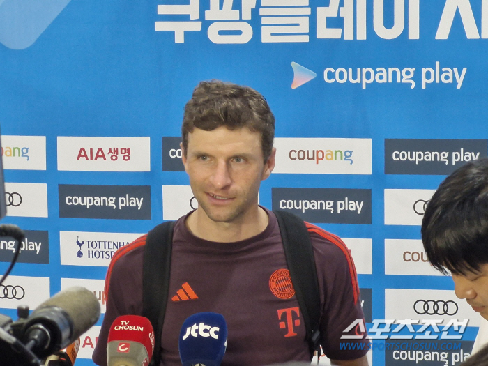 [현장인터뷰] '뮌헨의 살아있는 역사' 뮐러 "거취 아직 결정하지 않아.…