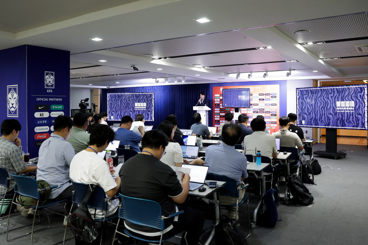 "두 번째 국내 행보만에" 홍명보 감독, 대표팀 게임모델 발표…MIK 워…