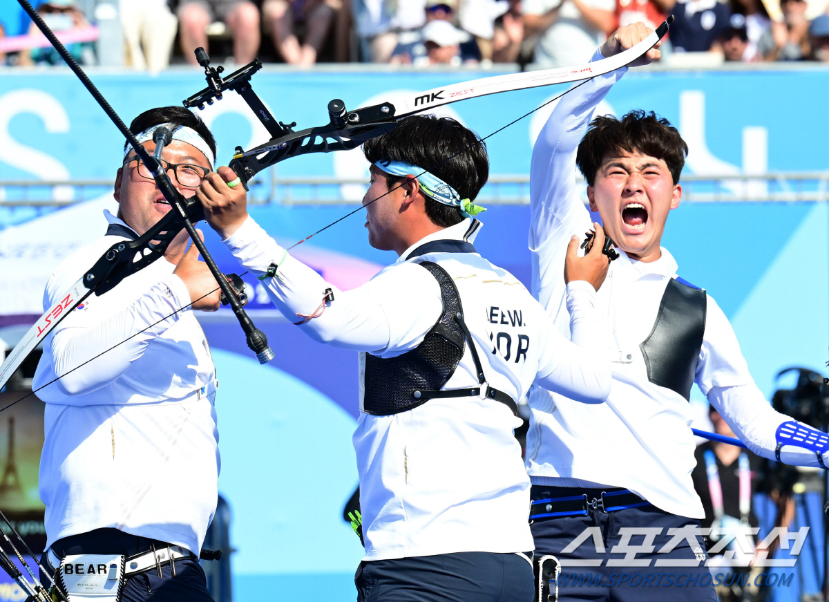 전종목 석권 보인다! 위기 탈출 김제덕. 男 양궁 김우진, 이우석 김제덕…