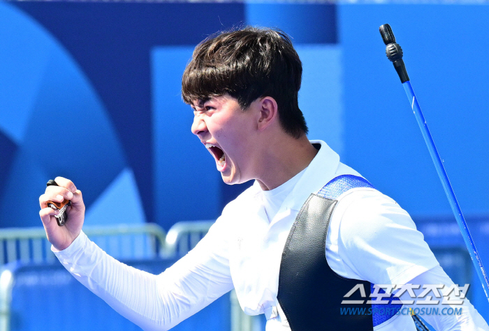"이런게 쪼는맛" 김제덕,마지막 짜릿 10점...男태극궁사 3인 전원 8…