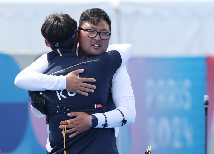 "'심멎'슛오프 전쟁" 金우진,후배 이우석 꺾고 결승행! 3관왕 도전![…