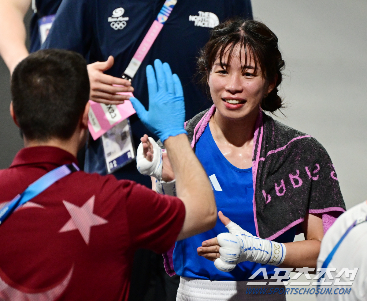 [올림픽]'한국 여자복싱 첫 메달리스트' 임애지, 54㎏급 준결승서 석패…