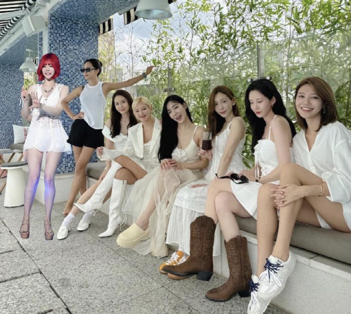 [SC이슈] 소녀시대, 데뷔 17주년에도 영원한 우정…유리는 벌칙이야?