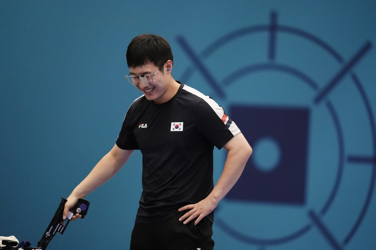 '대한민국 병장'조영재,속사권총 25m 사상 첫메달!韓사격 금3-은3 역…
