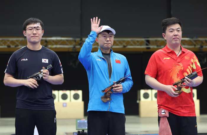 '대한민국 병장'조영재,속사권총 25m 사상 첫메달!韓사격 금3-은3 역…
