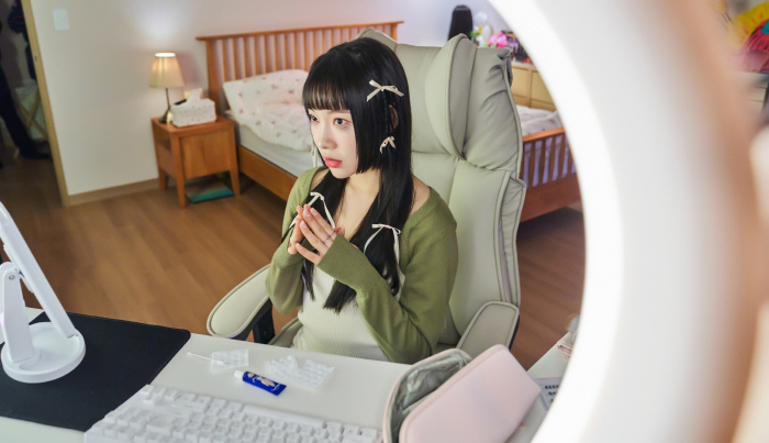[인터뷰] 김아영 "'낮밤녀' 실시간 채팅창 보며 모니터..시청자 반응 …