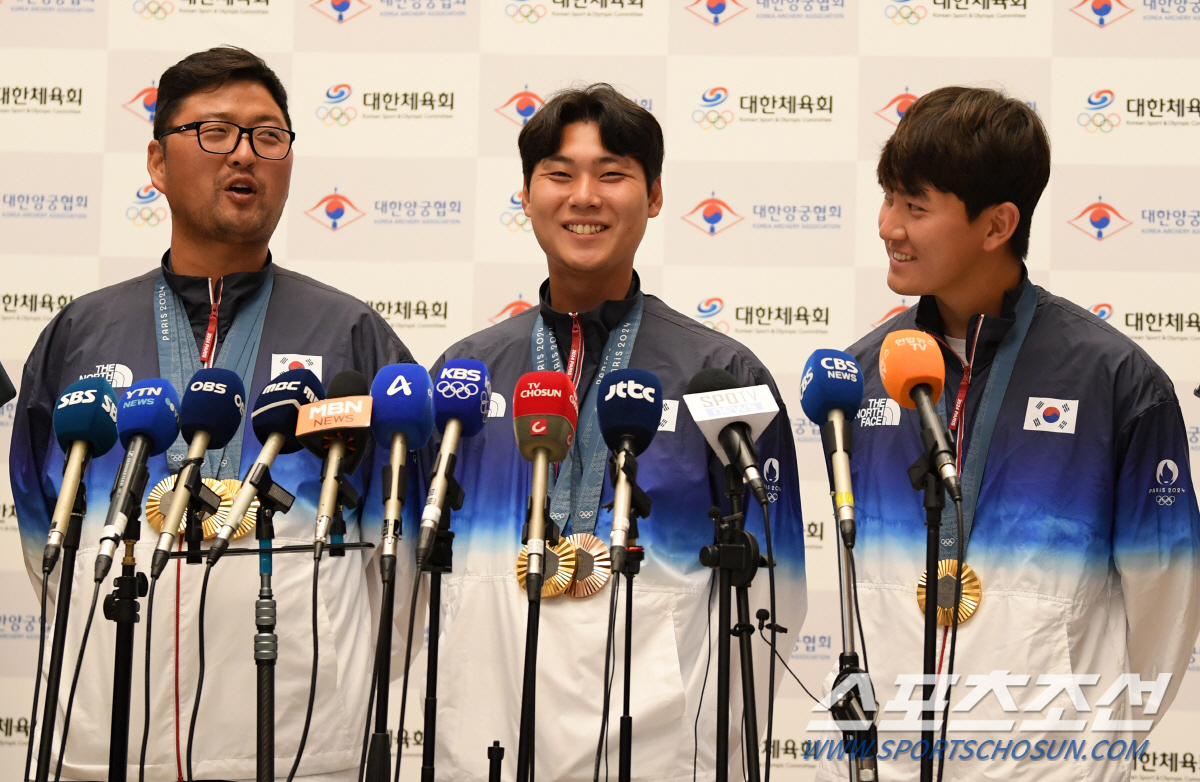 [올림픽] "손흥민 하겠답니다" 금의환향 男 양궁 대표팀, 메시&호날두=…
