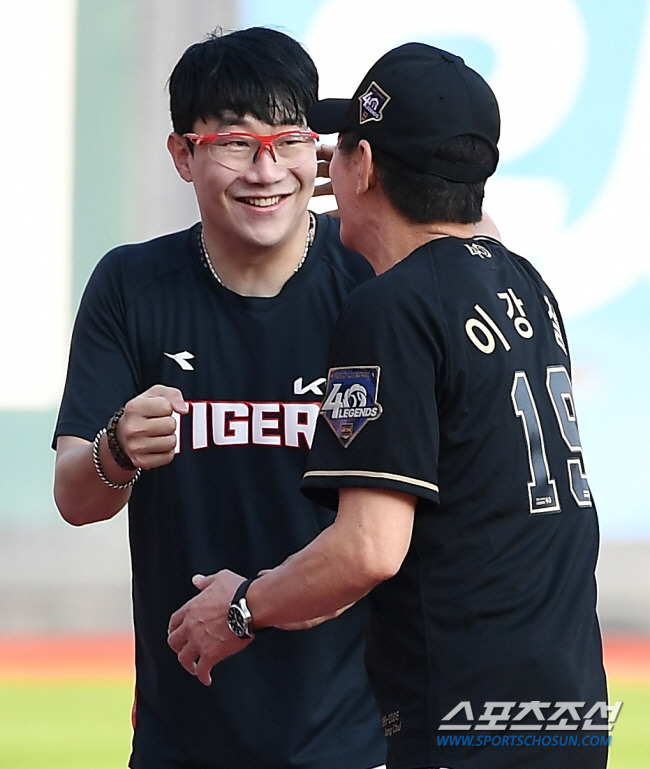 기록 내준 스승, 대투수만 보면 싱글벙글 "이제 뭐 깰래?"[광주 토크]