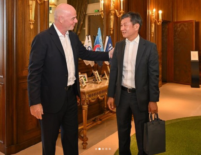정몽규 KFA 회장, 파리에서 인판티노 FIFA 회장 만나 '韓 축구 상…