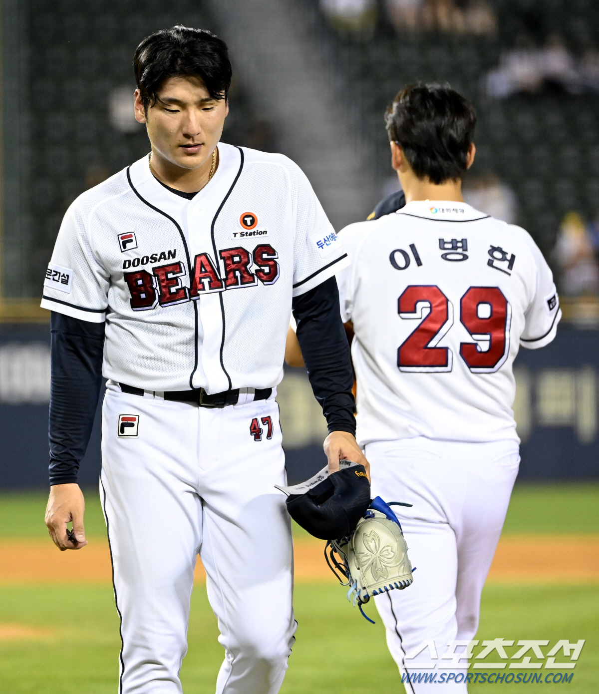 "곽빈 교체. 타이밍이 늦었다" 4점차 리드, 5회 1사에 에이스 내린 …