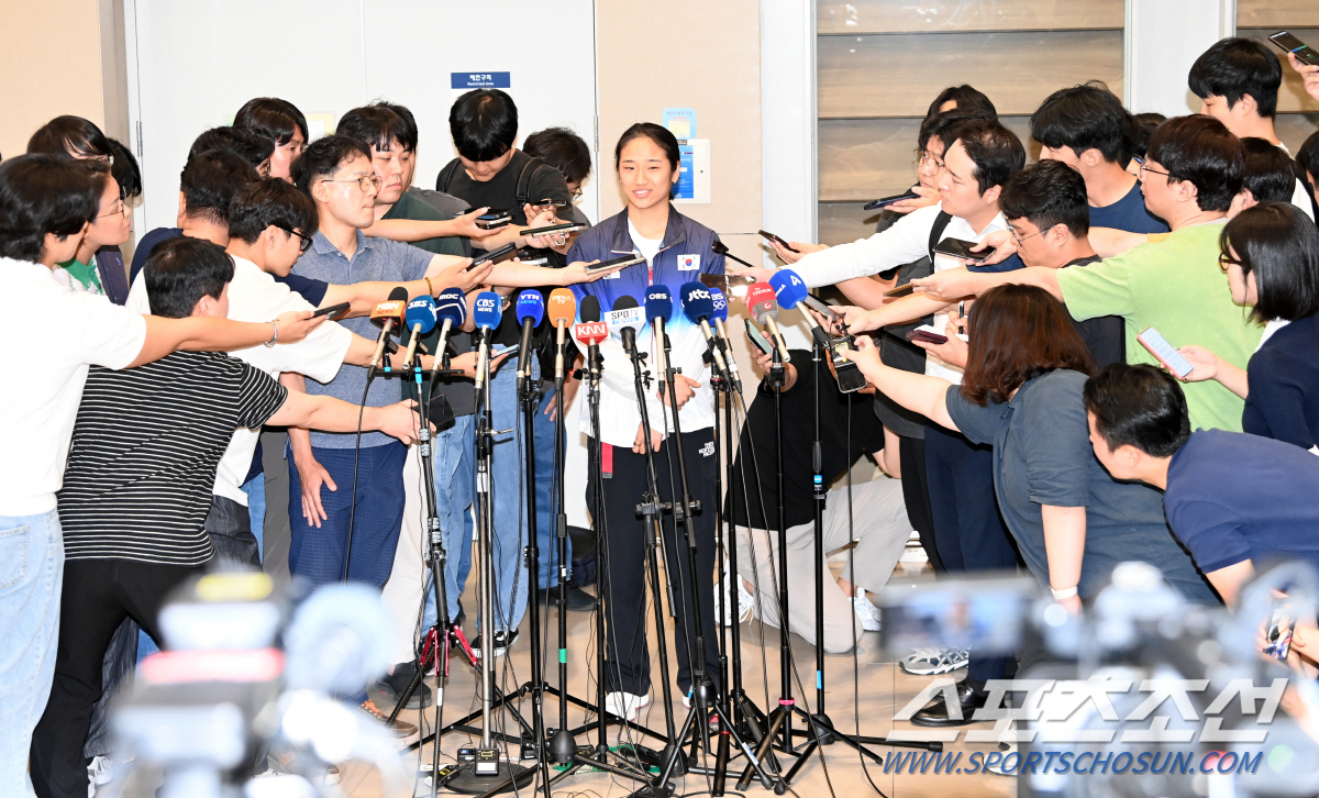 [현장 일문일답]'추가 폭로 예고' 안세영 "싸우려는 의도 아니다…상의 …