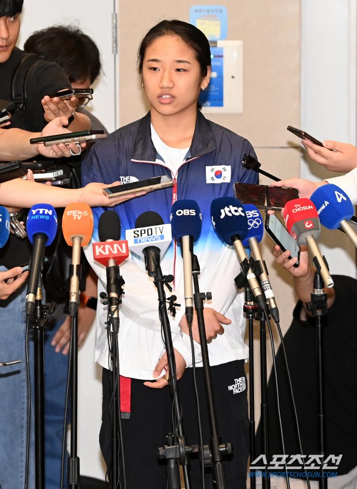 "실망했다→싸우자는 것 아니다" 안세영 발언 수위 왜 달라졌나, "호소하…