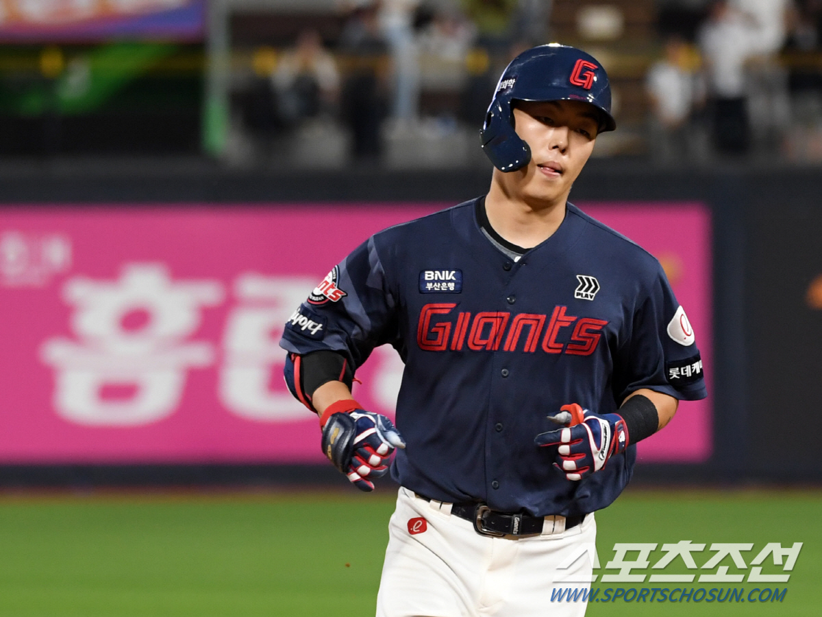 1회부터 홈런 공방! '김도영? 올해는 나야나' 데이비슨 34호포→고승민…