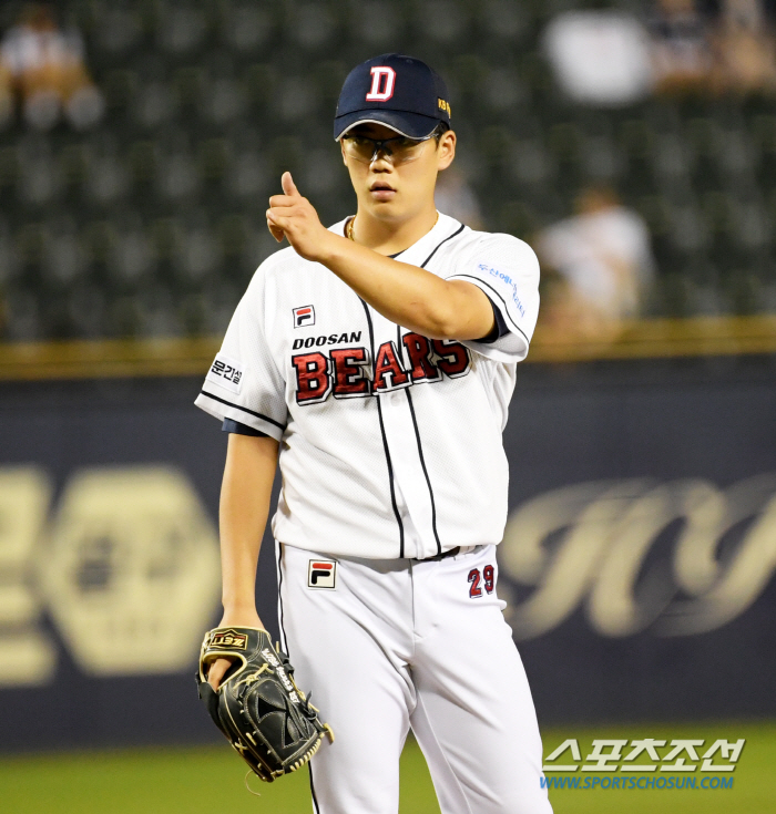 김택연 안쓰고 이겼다. 3위 LG와 1게임차. 이승엽 감독 "6회 만루 …