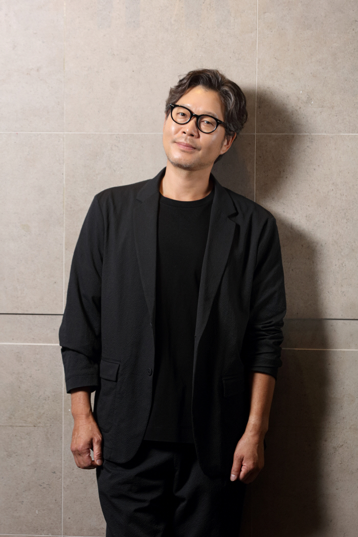 [인터뷰②] 유재명 "'노 웨이 아웃' 행복의 나라' 동시기 공개, 기대…