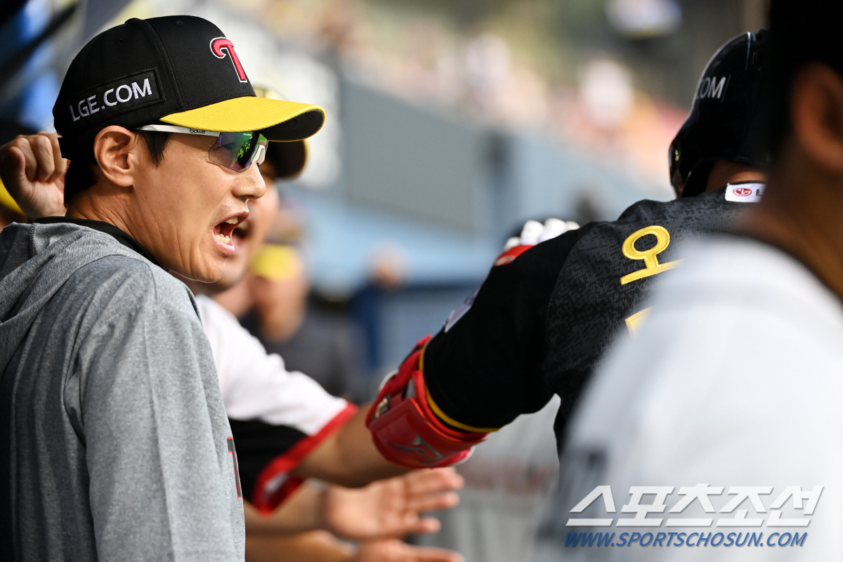 강력한 1선발 얻은 염갈량 "에르난데스 첫 승 축하. 4연패에도 응원해주…