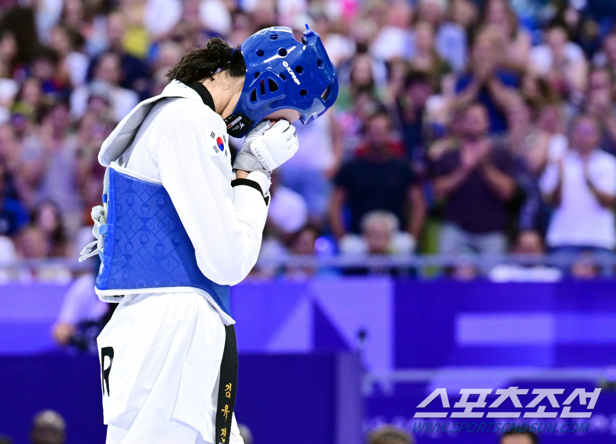 '우여곡절'로 시작한 김유진의 파리올림픽, '도장깨기' 성공하며 金메달로…