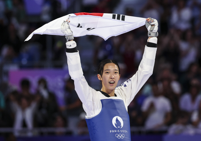 "세계24위의 반전드라마"金유진 女태권도 57㎏급 16년만에 금!韓 금1…