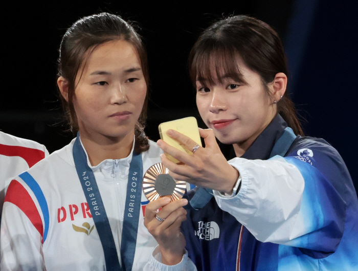 [올림픽] 동메달도 시큰둥.. 북한 방철미 "내가 원했던 것 아냐, 별 …