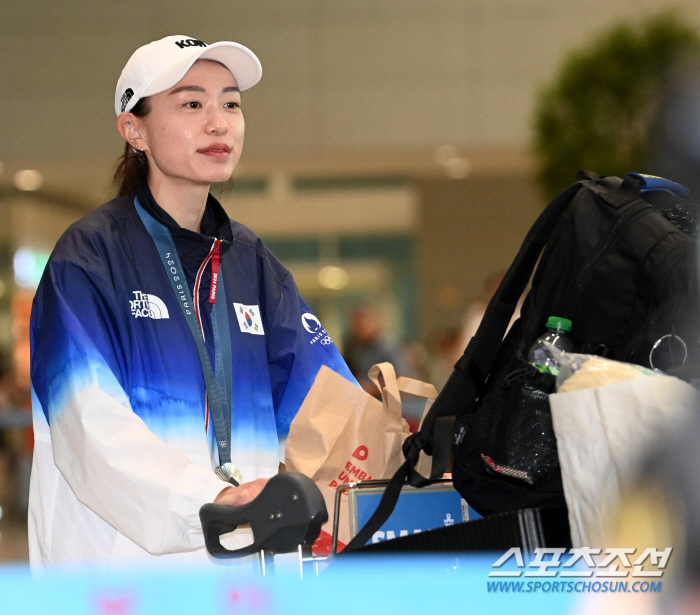 "지구촌이 화들짝" '사격 은메달' 김예지, 기자회견 중 실신…다행히 이…