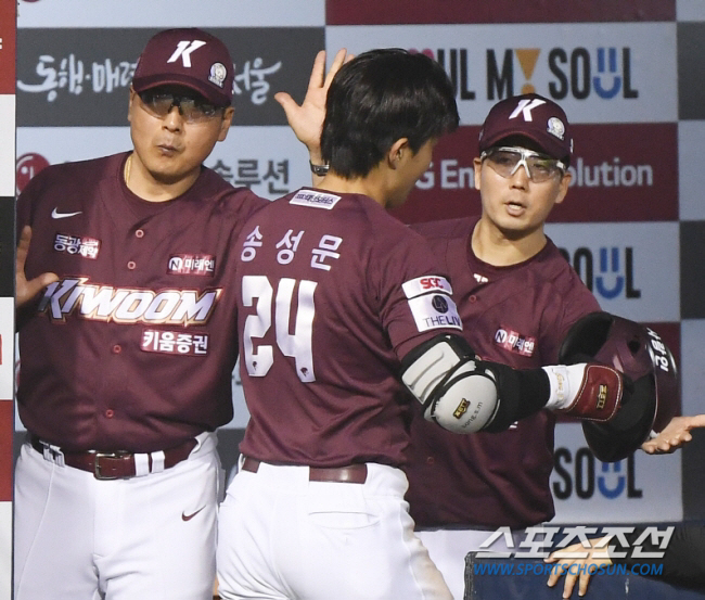 선발 조기 강판→불펜 호투 빛났다! 키움, '와이즈 7이닝 QS' 한화 …