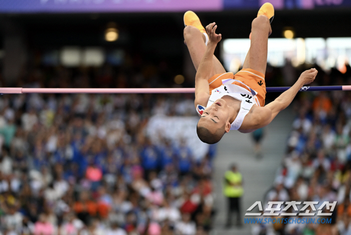 '아! 2m31' 스마일점퍼 우상혁, 2m27로 7위 마감, 한국 육상 …
