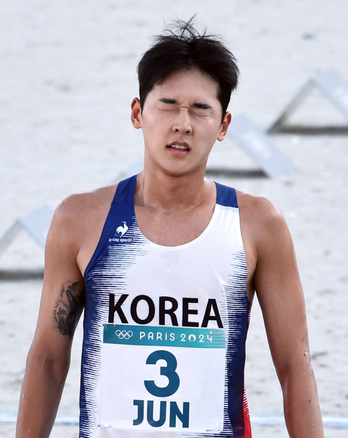 눈물 펑펑 쏟은 '근대5종 철인'전웅태"후회없는 노력...그래서 더 아쉬…