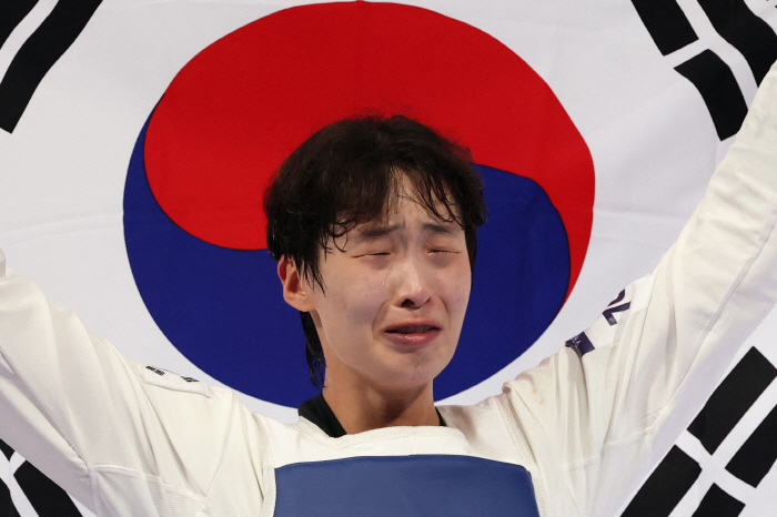 '값진 동메달' 라스트댄스 춘 '태권도 간판' 이다빈 "이번이 마지막 올…