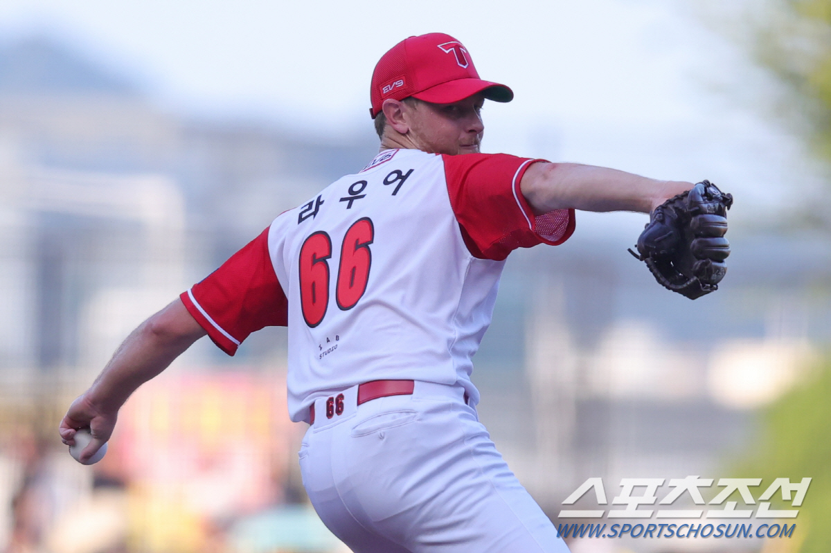 ML 거물 영입 승부수, 완전히 엇갈린 희비...KIA-LG 1위 전쟁,…