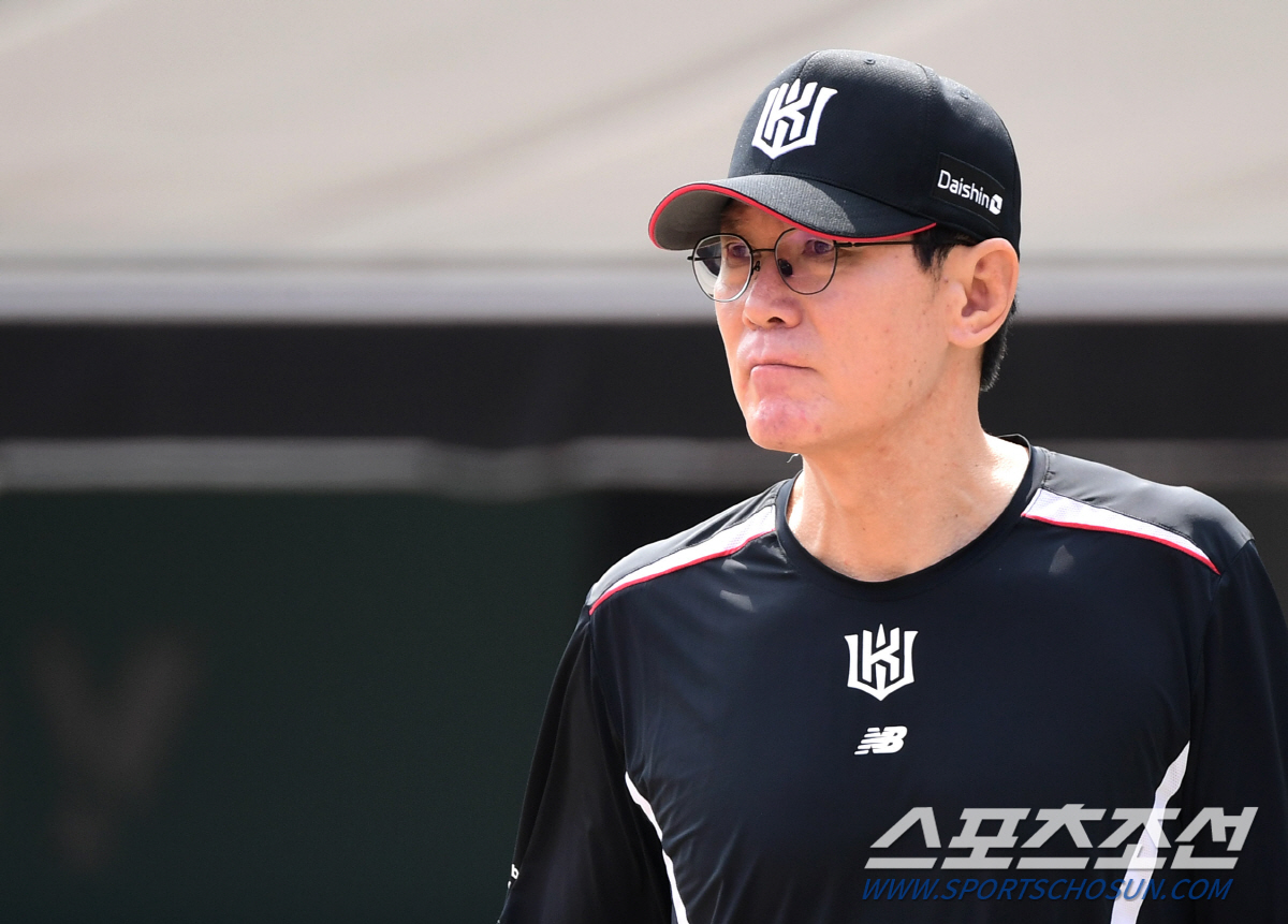 '통한'의 찰나, 홈 아웃→세이프가 바뀌었다…시리즈 위닝이 결정된 순간 …
