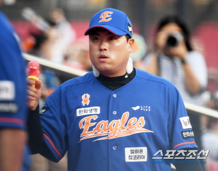 '더위 먹은' 괴물 '전통 보약' 먹고 기운 차릴까. 개막전 맞대결 후 …