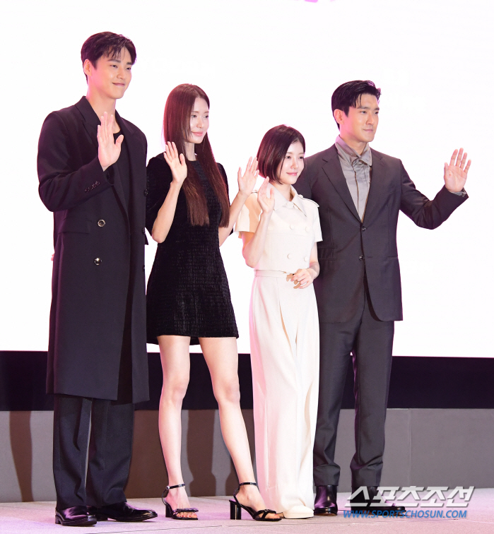 [SC현장] 코믹연기 달인 최시원이 끌고, '뽀글펌' 정인선이 당긴다…T…