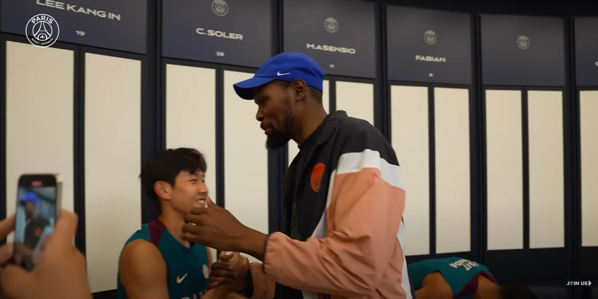 이강인 옆에 있는 211cm 괴물은 누구?...'연봉 700억' 지구 1…