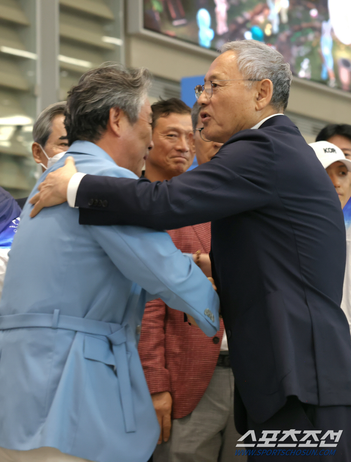 "'金13'선수들이 '어른이'들의 싸움을 보고있어요" 파리올림픽 해단식 …