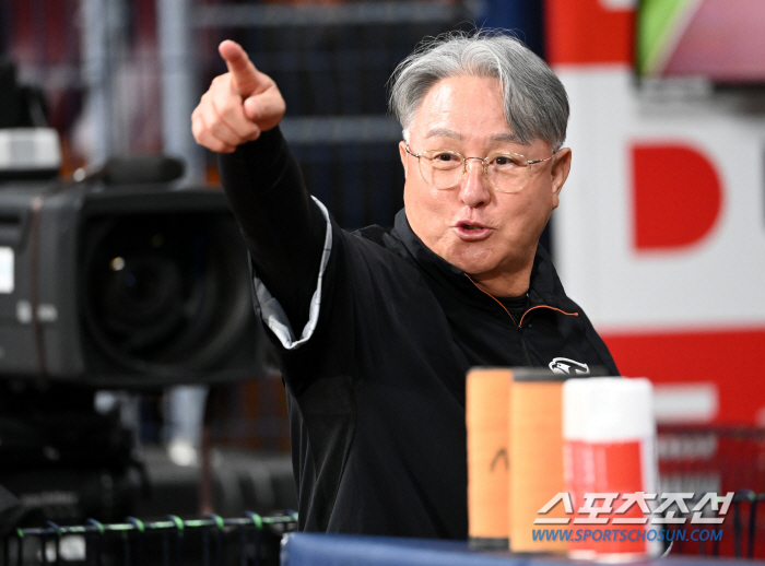 실책 실책 실책... 한숨 속 4연패 직전 8회 6득점 역전승. 3연패 …
