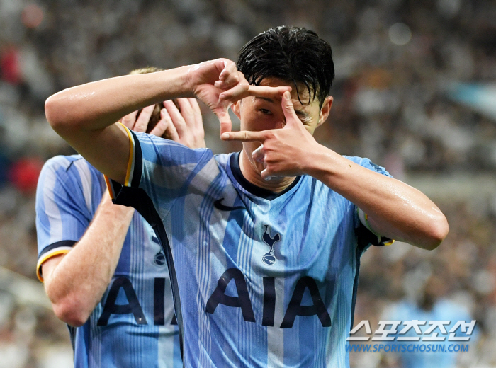 '선배' 손흥민, '후배' 양민혁 향한 뼈가 되는 조언 "EPL 쉽지 않…