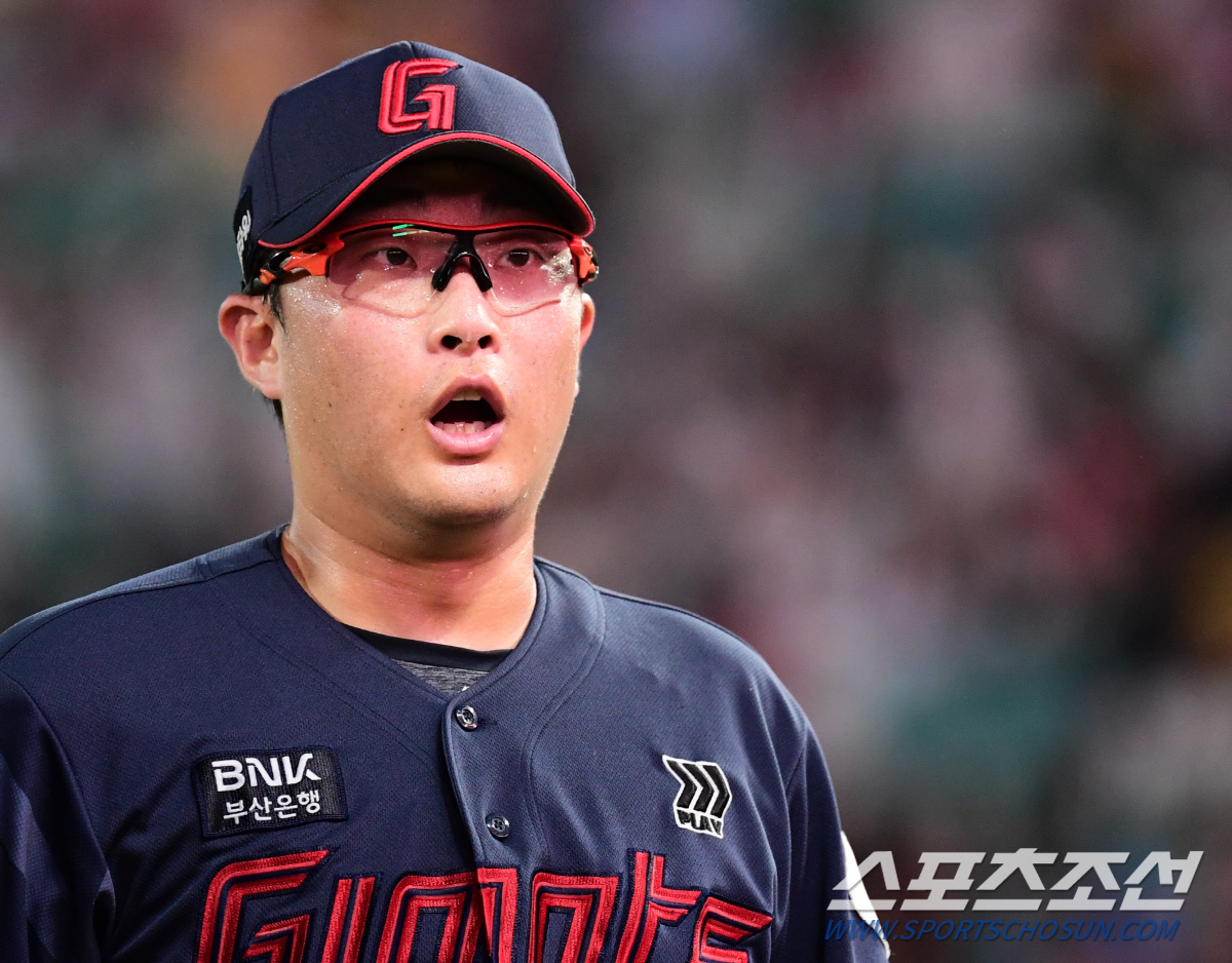부임 첫해 생일맞이 선물은? 사령탑의 애타는 속내 "박세웅이 잘 던져야할…