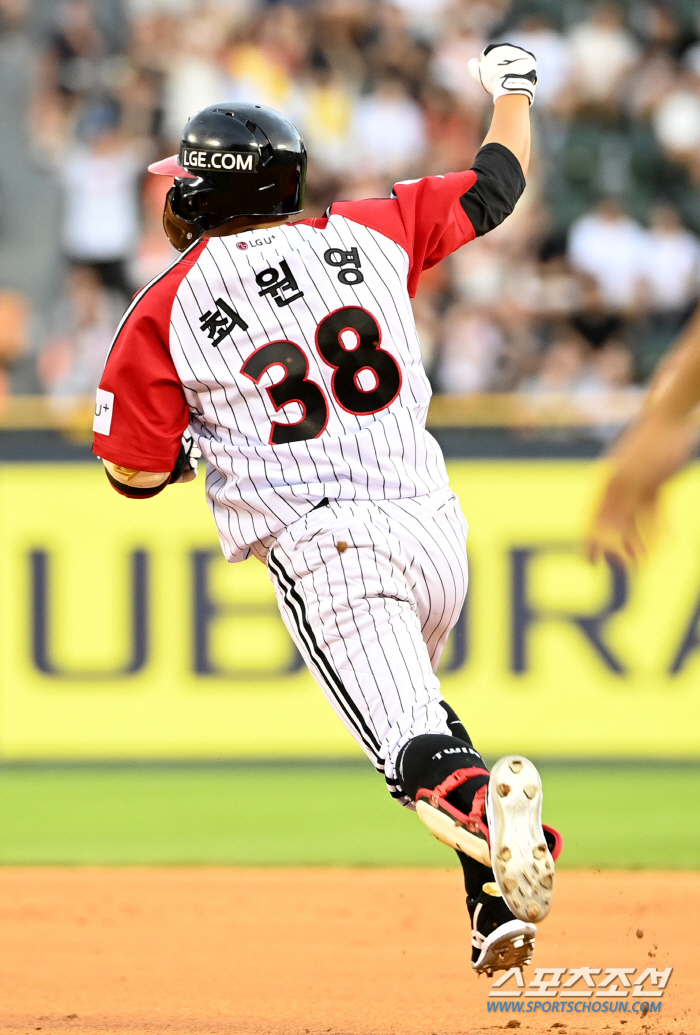 가장 중요한 3연전에 깜짝 카드라니... 염갈량의 승부수는 대주자, 시범…