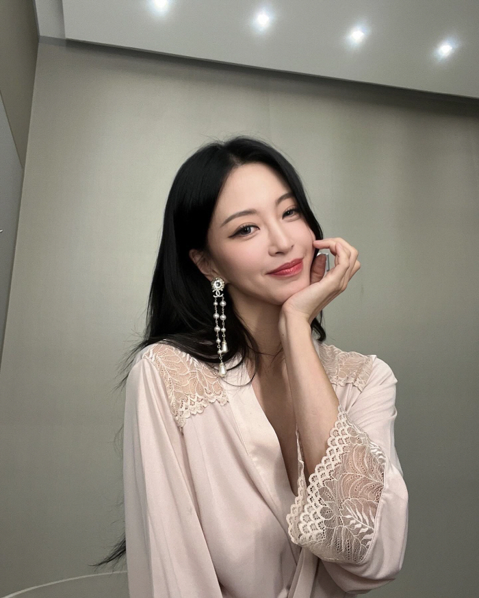 '10살 연하♥' 한예슬 "예쁜 척"이라니...그냥 예쁘게 태어난건데