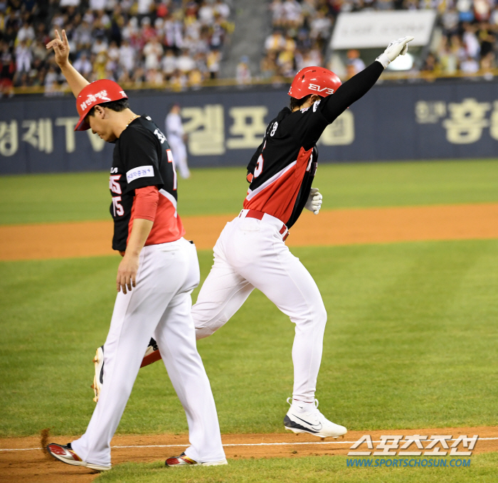 '0:1→2:1→11:1→14:4' 2위는 확실히 팬다! 선두 KIA, …