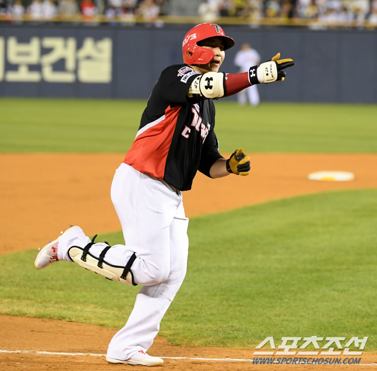 '0:1→2:1→11:1→14:4' 2위는 확실히 팬다! 선두 KIA, …