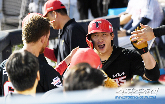 '0:1→2:1→11:1→14:4' 2위는 확실히 팬다! 선두 KIA, …