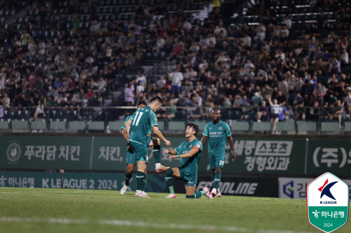 [K리그2 리뷰] 플라나 벼락골 김포, 안산 1-0 제압, 8경기 무승 …
