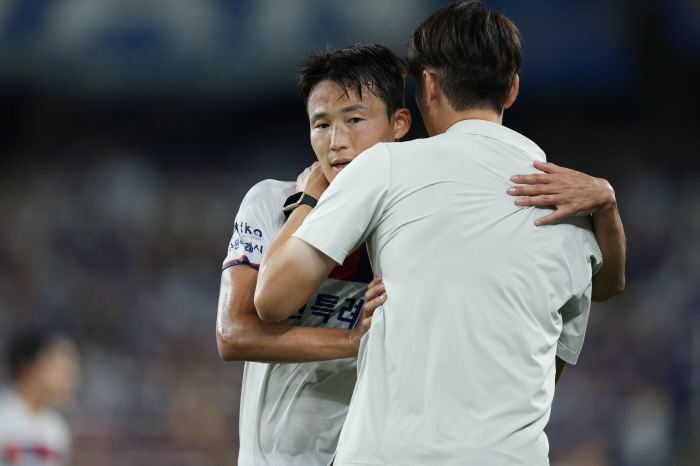 [K리그1 현장리뷰]'주민규 첫 퇴장→손준호 1400일 눈물포' 수원FC…